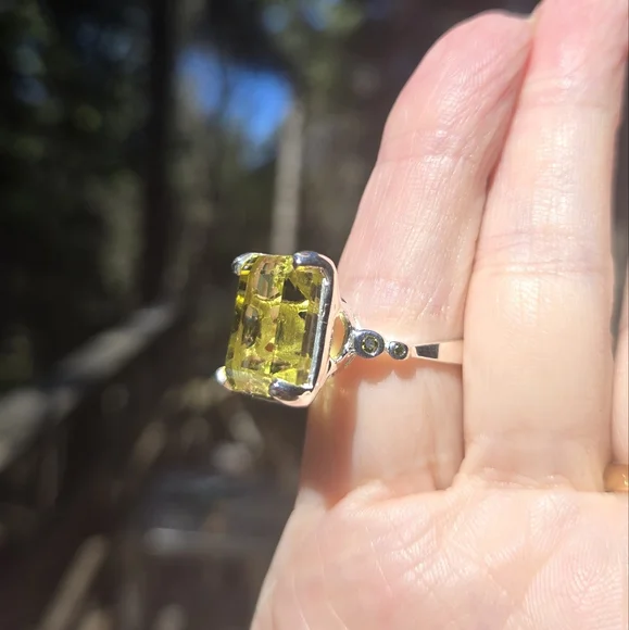 Lemon 🍋 Quartz emerald cut 13k & peridot sterling ring sz7